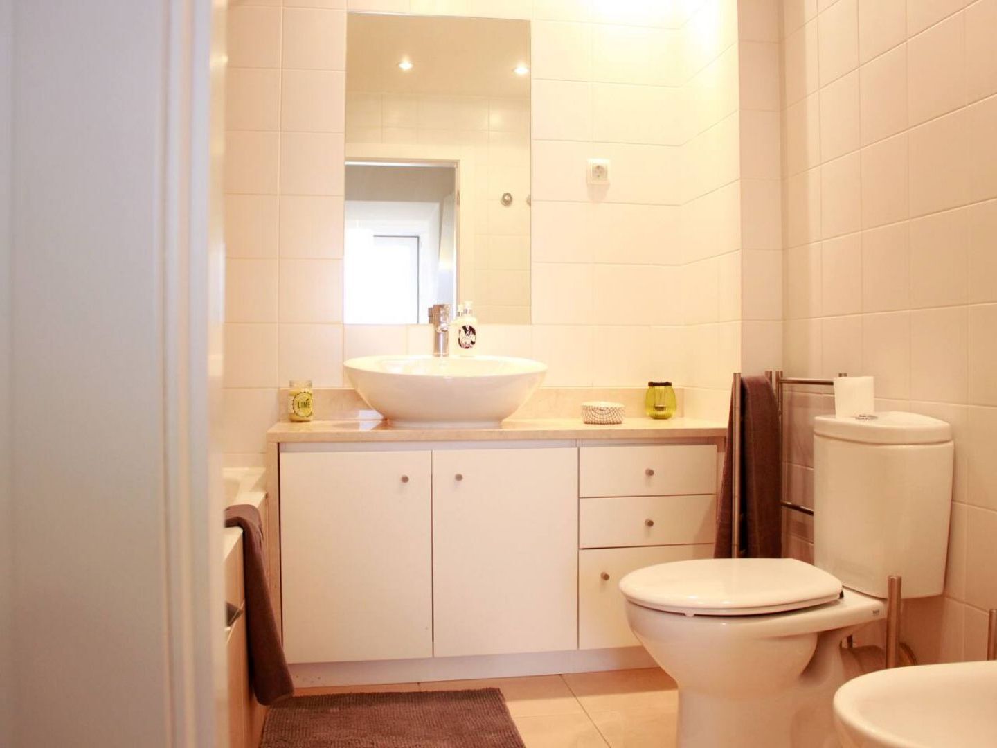 Joivy Modern 1-bed With Terrace, Moments From Sao Bento Palace Lejlighed Lisboa